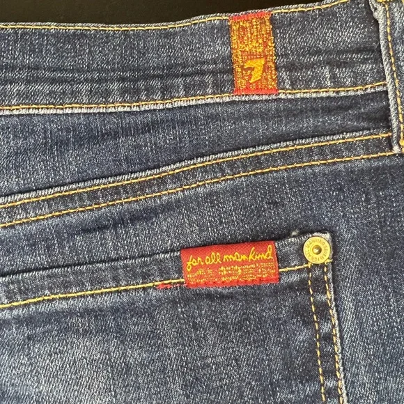 7 for all mankind Jean shorts - Picture 3 of 4